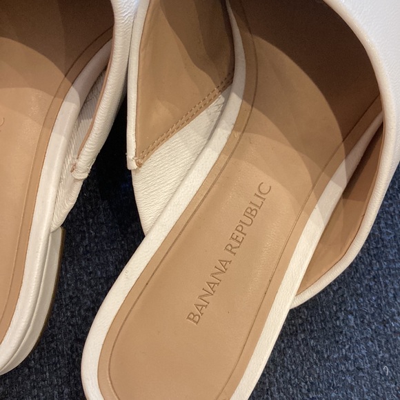 White Banana Republic Mules - Picture 2 of 6